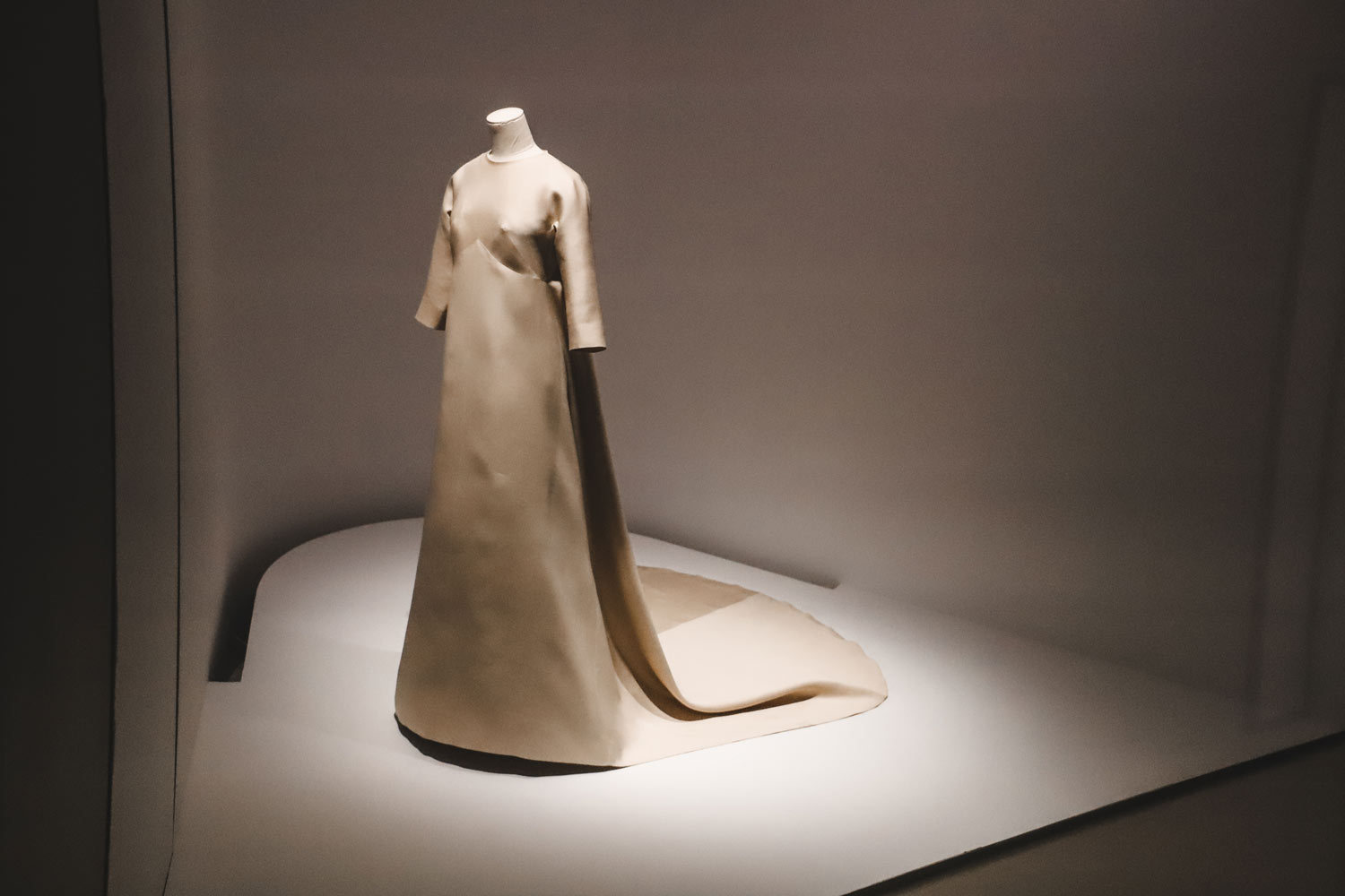ACADEMIA CURSOS COSTURA PATRONAJE Y CONFECCIÓN INARI JÜN PAMPLONA IRUÑA EXCURSIÓN A MUSEO BALENCIAGA GETARIA