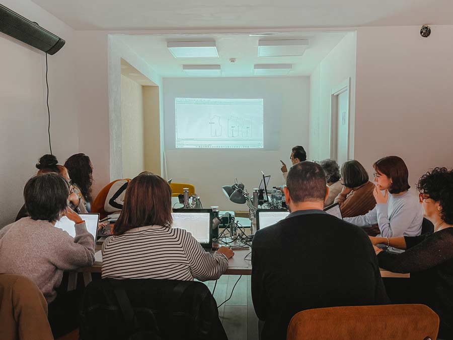 ACADEMIA CURSOS COSTURA PATRONAJE Y CONFECCIÓN INARI JÜN PAMPLONA IRUÑA CLASES DE COSTURA PAMPLONA IRUÑA MASTERCLASS DE PATRONEO KEY
